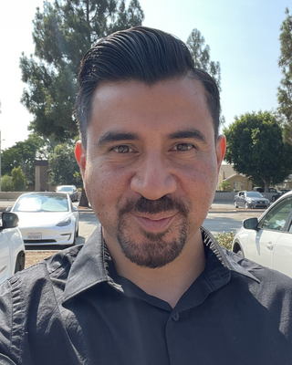 Photo of Aroldo Ochoa, Marriage & Family Therapist, LMFT