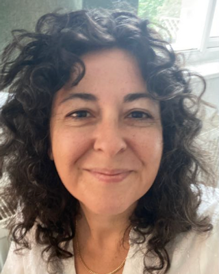 Photo of Filiz Yilmaz, Psychotherapist, DCounsPsych, MBACP