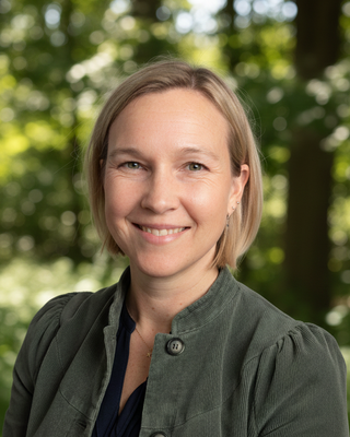Photo of Jenny Hislop, Marriage & Family Therapist, MA, MFT
