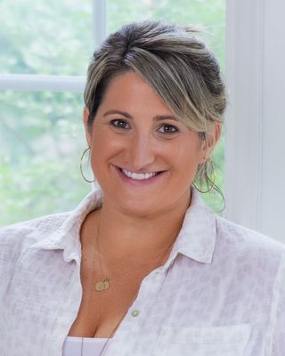 Photo of Leslie R Frondorf, MEd, LCPC, Counselor