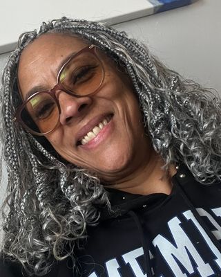 Photo of Y Mimi Sneed, Clinical Social Work/Therapist, LCSW-C, LICSW