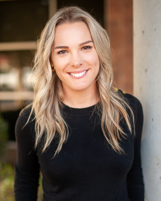 Photo of Aimee Moore, Associate Professional Clinical Counselor in Bishop, CA