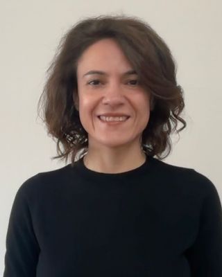 Photo of Esra Atamer, Licensed Psychoanalyst, PhD, LP