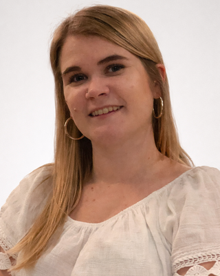 Photo of Grace Hernandez, Psychotherapist, MSc, MBACP Accred