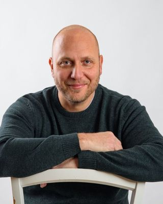 Photo of Jakob Geppert, Psychotherapist, MSc, MBACP