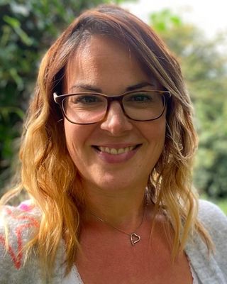 Photo of Dr Katie Precious, Psychologist, PsychD, HCPC - Couns. Psych.