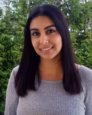Photo of Meena Hira, Pre-Licensed Professional in V5V, BC