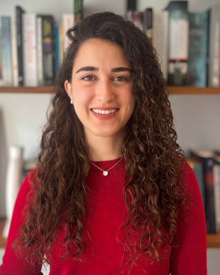 Photo of Dr Alexandra El Badaoui, Psychologist, PsychD, HCPC - Clin. Psych.