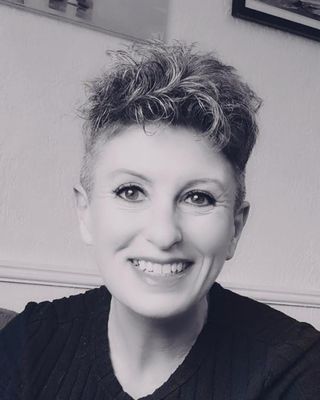 Photo of Lisa Nicholson, Psychotherapist, MBACP Accred