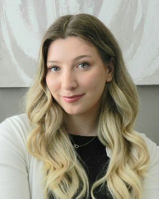 Photo of Alexis Banyai, Registered Psychotherapist (Qualifying)