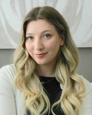 Photo of Alexis Banyai, Registered Psychotherapist (Qualifying)