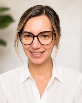 Photo of Ana Frowley - OCD & Anxiety Therapist / Ana Frowley, Registered Psychotherapist (Qualifying), RP(Q), MACP, BA