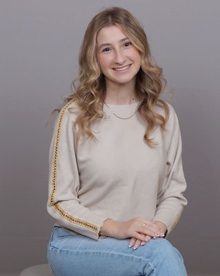 Photo of Anastasia Mohilewsky, MS, MHC-P, CCTS-F