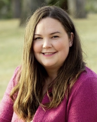 Photo of Vanessa Fingland, Counsellor in Edmonton, AB