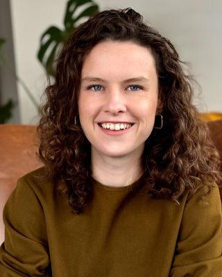Photo of Hilary Flynn Barrett, Marriage & Family Therapist Associate, LMFT-IT