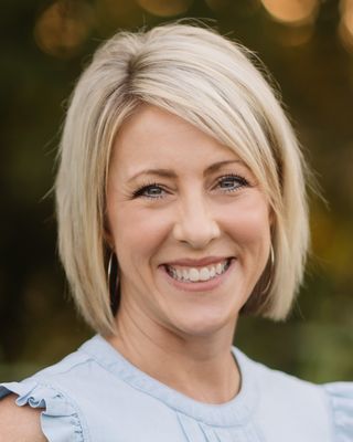 Photo of Lindsey Hollowell, Clinical Social Work/Therapist, LCSW