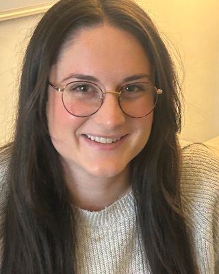 Photo of Emily Kekewich, Registered Psychotherapist (Qualifying), MACP