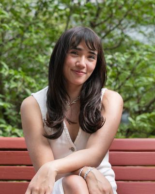Photo of Ivy Tran, Psychologist, PhD