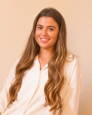 Photo of Elle Petri, Counsellor, BACP