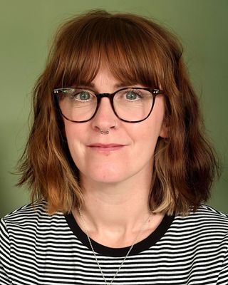 Photo of Rox Anderson, Psychotherapist, MSc, UKCP Trainee