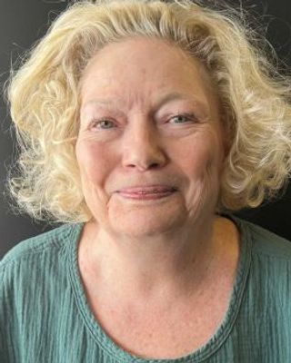 Photo of Holly Hooton, Marriage & Family Therapist, MS, LMFT