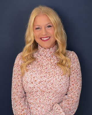 Photo of Alyss Schoenbaechler, Clinical Social Work/Therapist, LCSW