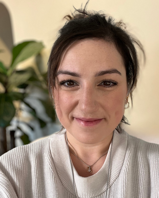 Photo of Abi Symons, Psychotherapist, MBACP