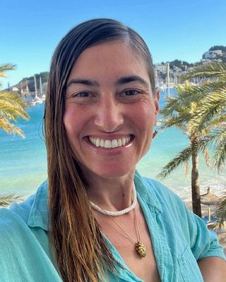 Photo of Arian Lomer Englesson, Counselor, LMHC