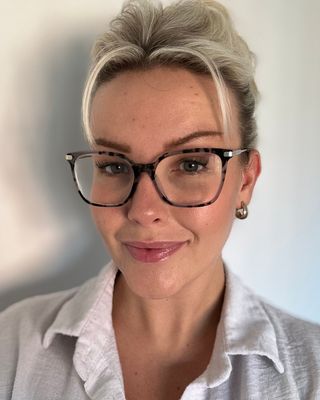 Photo of Lauren Curran, Counsellor, MBACP