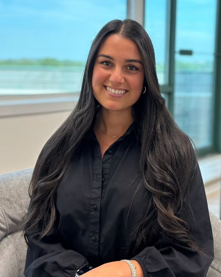 Photo of Shayne Itzkovitz, Counsellor, MHC, MA, CCC, CCPA