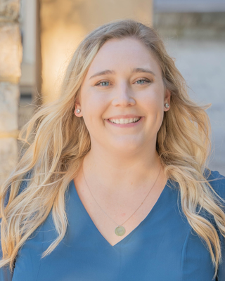 Photo of Andréa McInnis, Pre-Licensed Professional