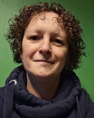 Photo of Elli Rhodes, Psychotherapist, MSc, MBACP