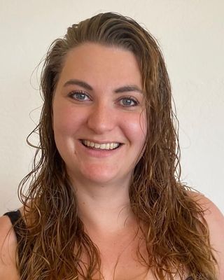 Photo of Laurisse Comparini, Counsellor, MSc, MNCPS Acc.