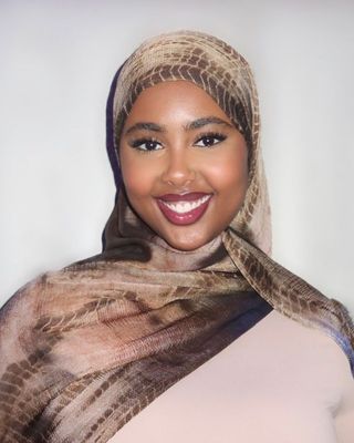 Photo of Farhiya Dini, Clinical Social Work/Therapist, MSW, LGSW