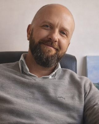 Photo of Alexander Leon Nite, Psychotherapist, MSc, GMBPsS