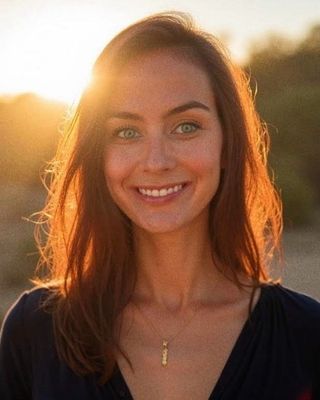 Photo of Erica Kerzon, Psychiatric Nurse Practitioner, PMHNP