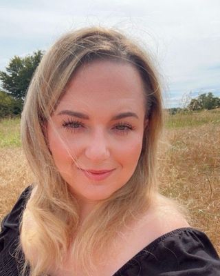 Photo of Vicky Furneau, Counsellor, MBACP