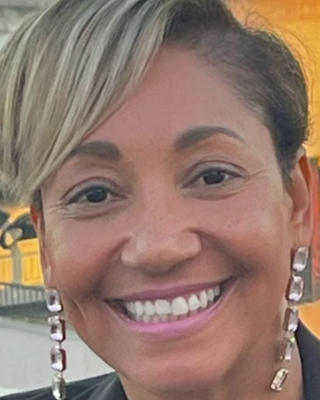 Photo of Andrea Owes, Psychiatric Nurse Practitioner, PMHNP