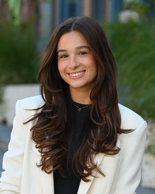 Photo of Julia Resnick, Clinical Social Work/Therapist, LMSW