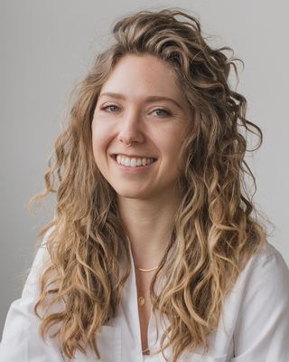Photo of Courtney Redman, Licensed Professional Counselor, MA, LPC, LMFT