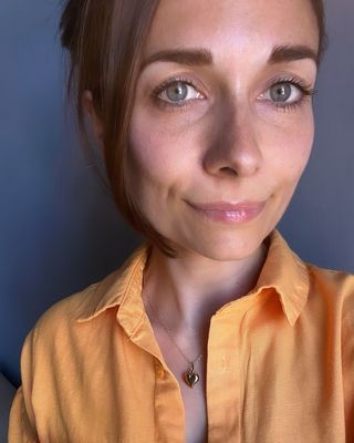 Photo of Sarah Katherine Page, Psychotherapist, MSc, HCPC-Art Therap.