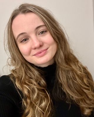 Photo of Klara Crean, Psychotherapist, MA, APCP