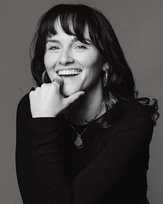 Photo of Emily Pleasance, Pre-Licensed Professional, EXAT, MA, BFA, IEATA