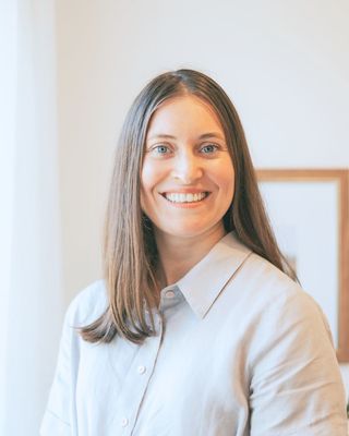 Photo of Kelly Price, Registered Psychotherapist (Qualifying), MACP