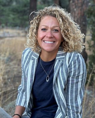 Photo of Lauren Vallee, Marriage & Family Therapist, MA, LMFT