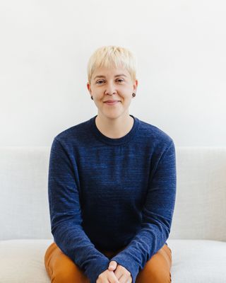 Photo of Fox Kalvig, Clinical Social Work/Therapist, LSWAIC