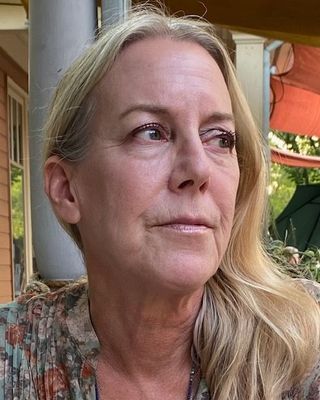 Photo of Lesley Guth, Marriage & Family Therapist, MA, LMFT