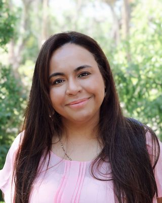Photo of Evelyn Madera, Pre-Licensed Professional