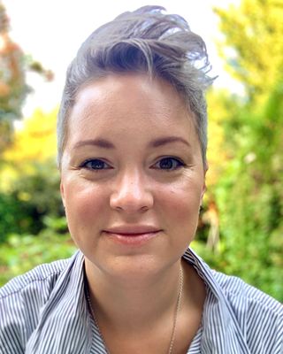 Photo of Dr Jo Blundell, Psychologist, PsychD, HCPC - Clin. Psych.