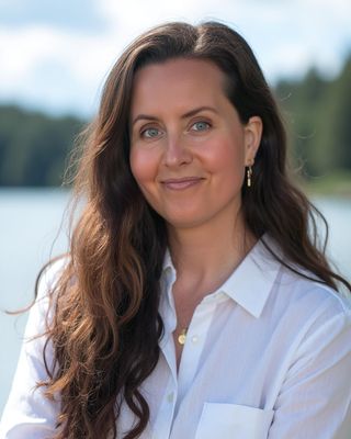 Photo of Shannon Eddy - Moment Hypnosis - Shannon Eddy, CHT